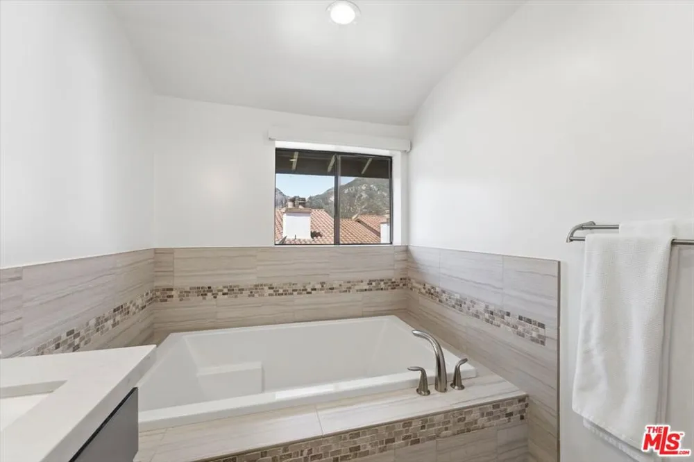 1544 Michael Lane Los Angeles, CA 90272