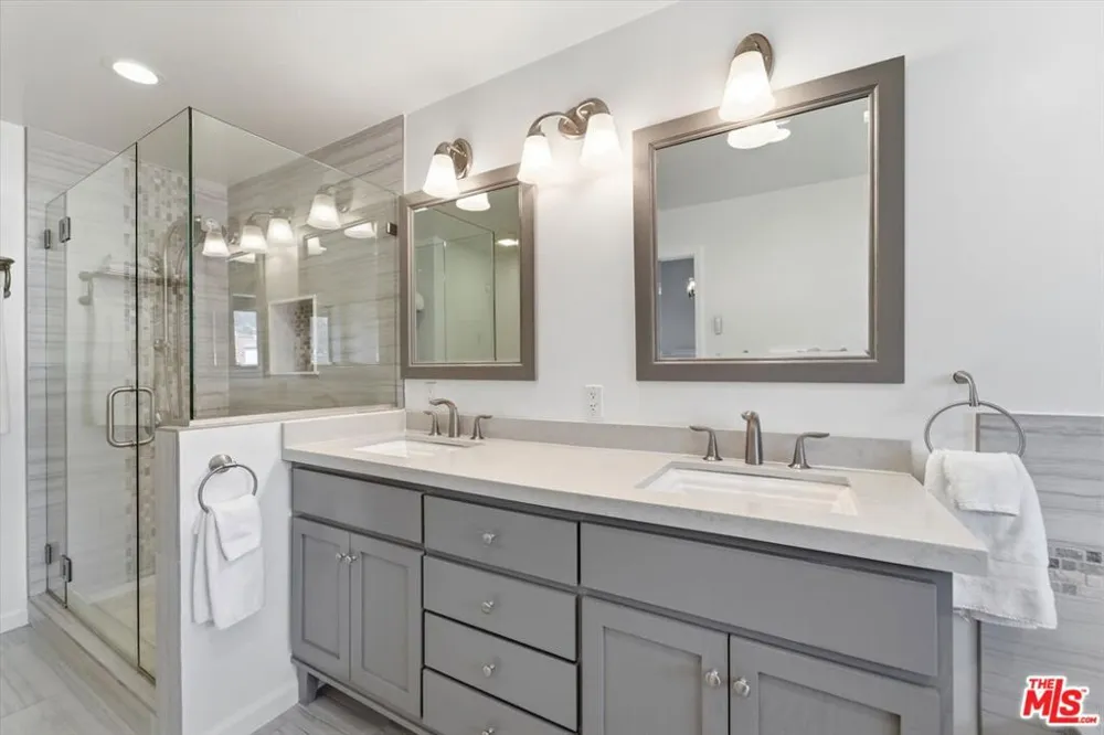 1544 Michael Lane Los Angeles, CA 90272
