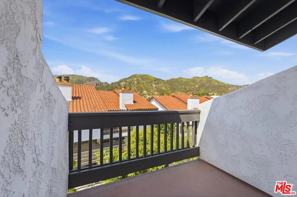 1544 Michael Lane Los Angeles, CA 90272