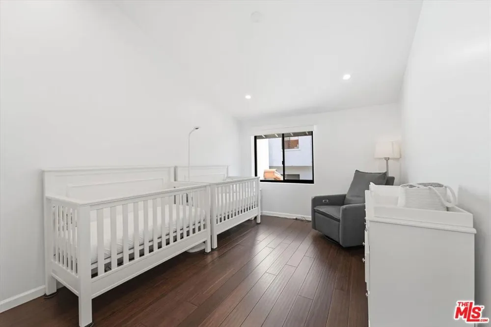 1544 Michael Lane Los Angeles, CA 90272