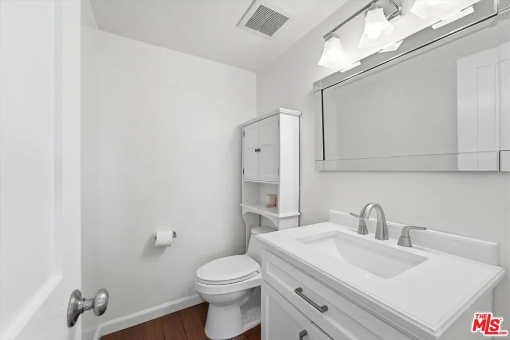 1544 Michael Lane Los Angeles, CA 90272