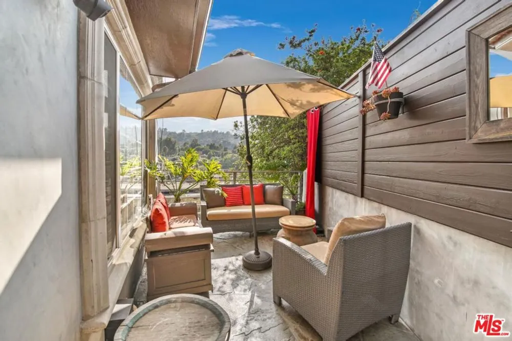 3200 Primera Avenue Los Angeles, CA 90068