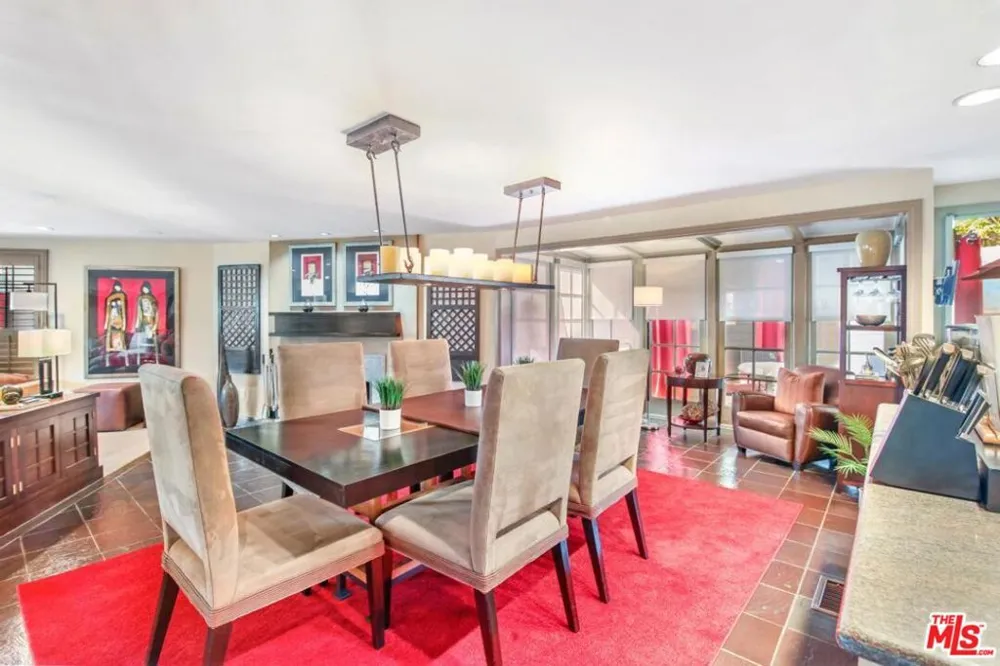 3200 Primera Avenue Los Angeles, CA 90068