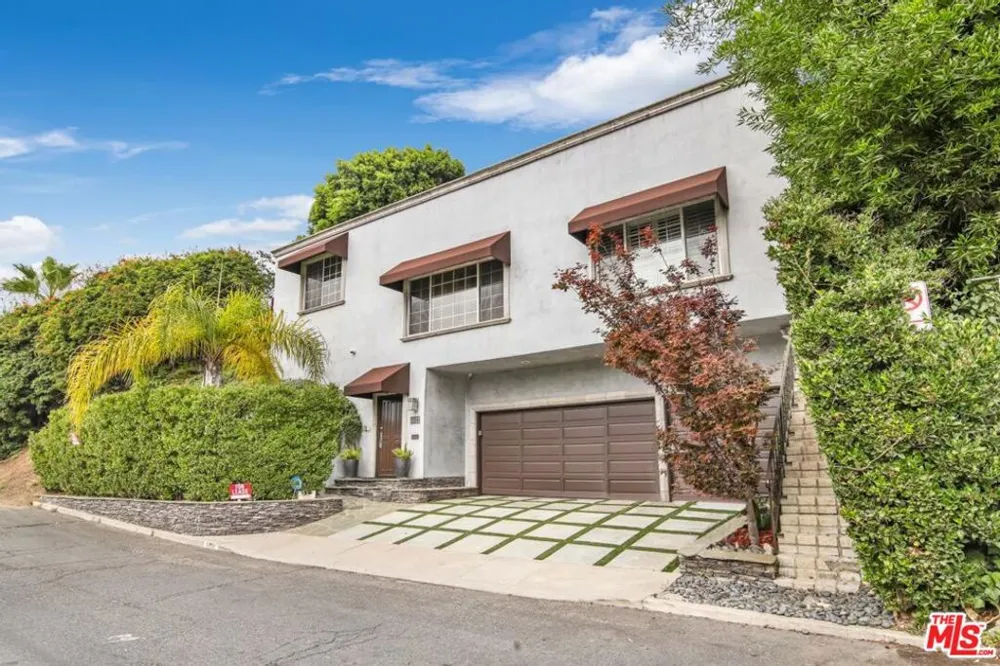 3200 Primera Avenue Los Angeles, CA 90068