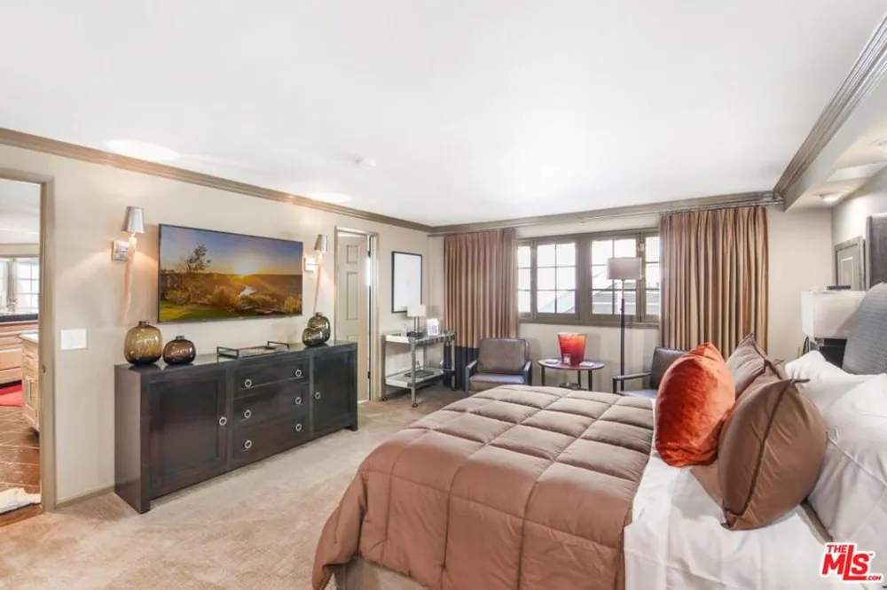 3200 Primera Avenue Los Angeles, CA 90068