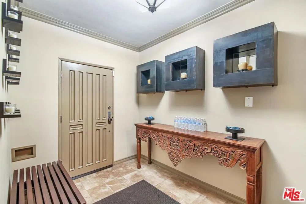 3200 Primera Avenue Los Angeles, CA 90068
