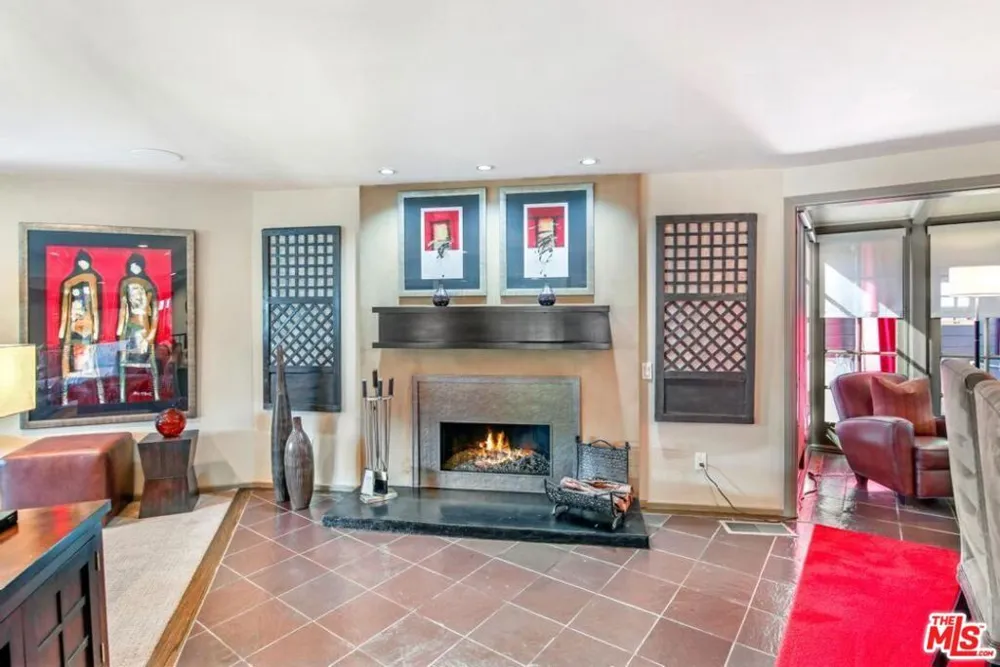 3200 Primera Avenue Los Angeles, CA 90068