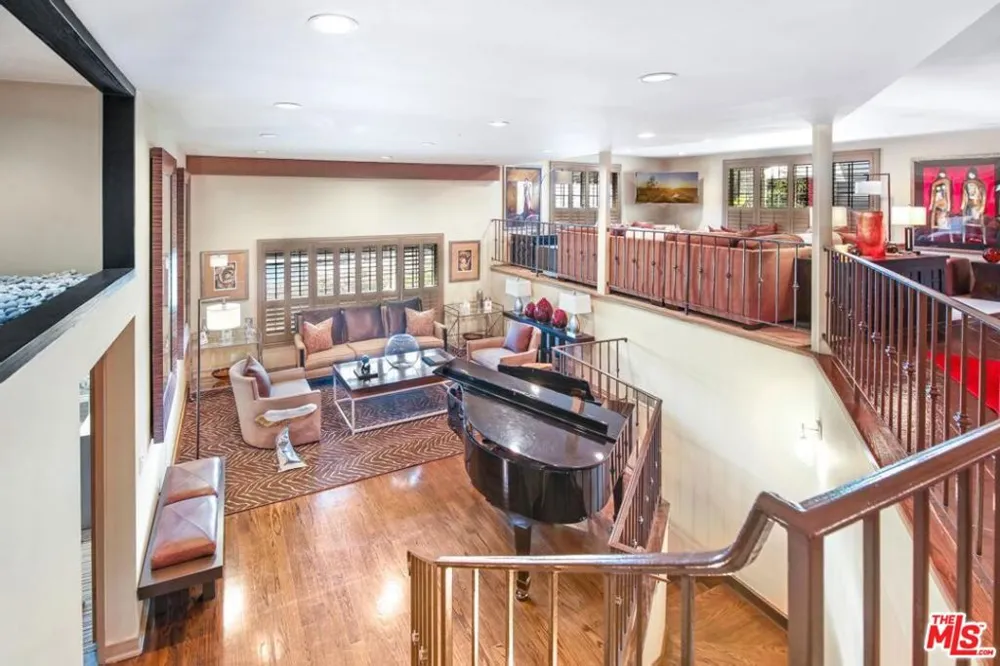 3200 Primera Avenue Los Angeles, CA 90068