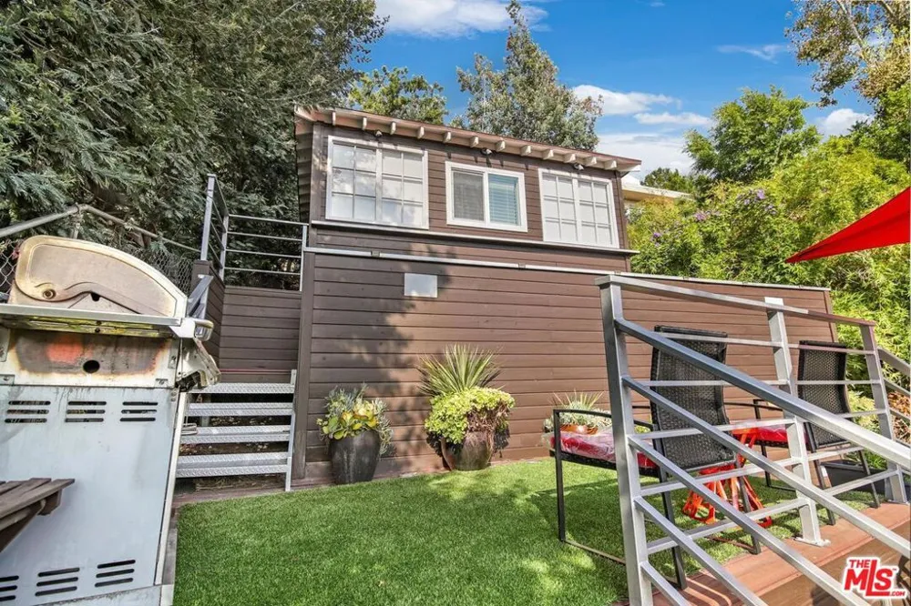 3200 Primera Avenue Los Angeles, CA 90068