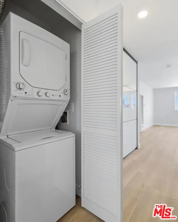 1337 S Hoover Street #1505 # 3 Los Angeles, CA 90006