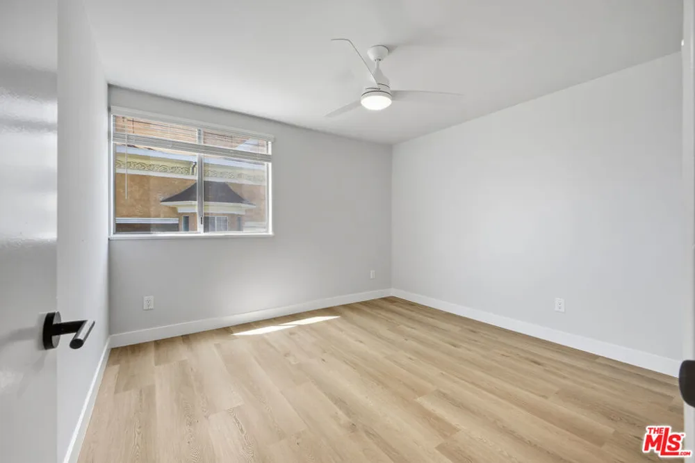 1337 S Hoover Street #1505 # 3 Los Angeles, CA 90006