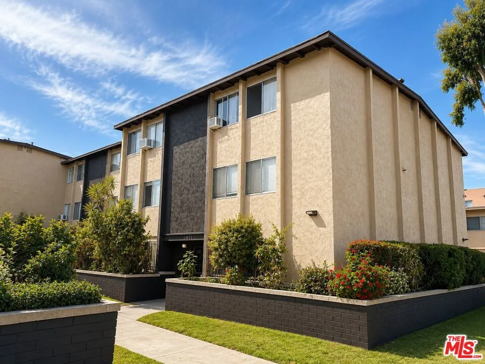 1337 S Hoover Street #1505 # 3 Los Angeles, CA 90006