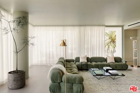 9200 Wilshire Boulevard #402W