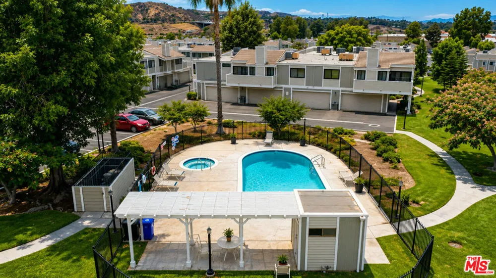 27066 Hidaway Avenue #4 Santa Clarita, CA 91351