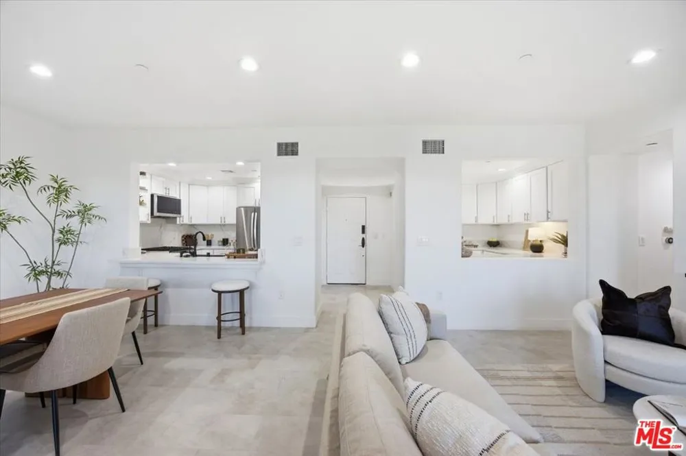 12975 Agustin Place #335 Playa Vista, CA 90094
