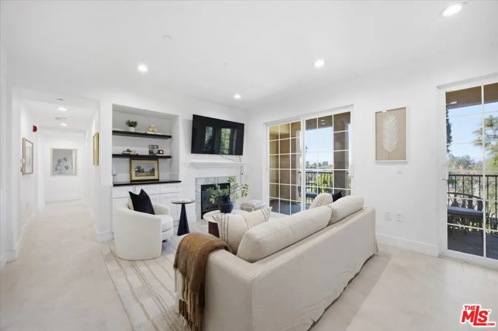 12975 Agustin Place #335 Playa Vista, CA 90094