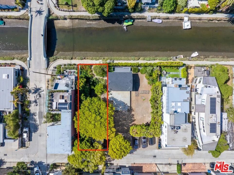 404 Linnie Canal Venice, CA 90291