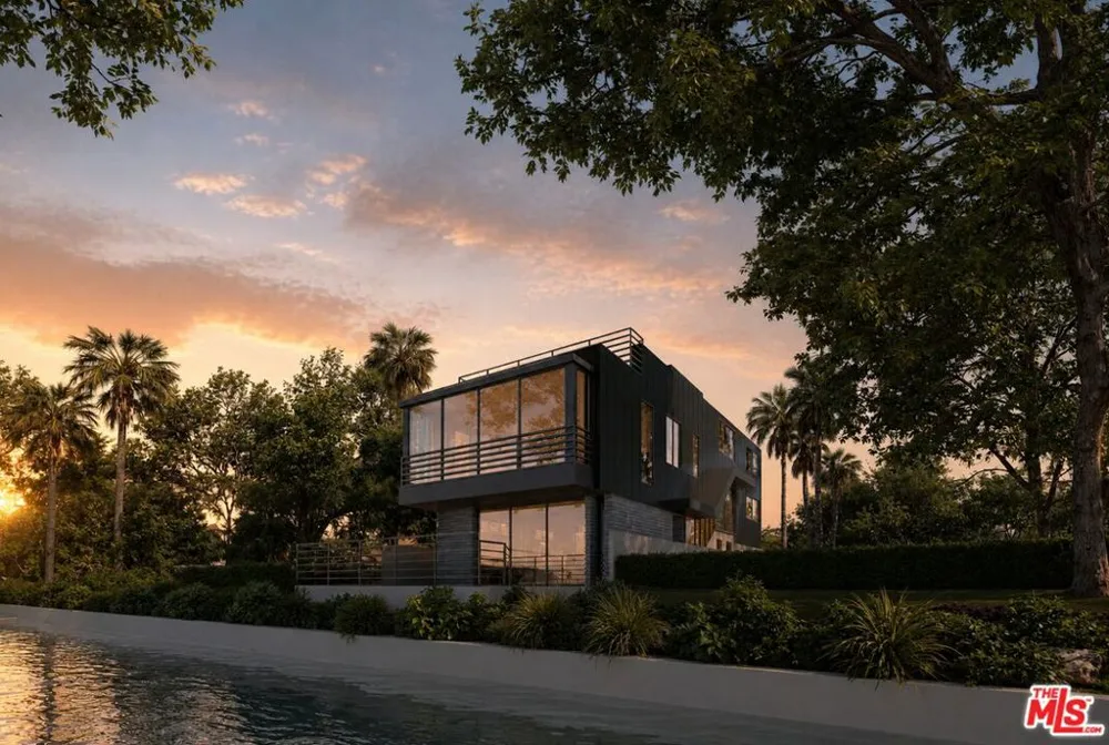 404 Linnie Canal Venice, CA 90291