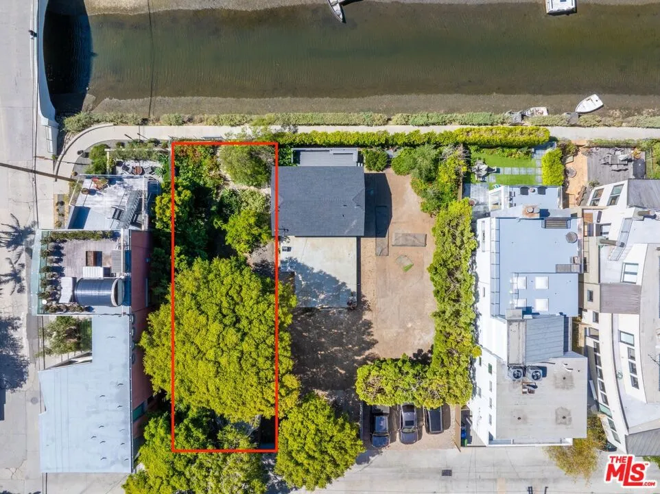 404 Linnie Canal Venice, CA 90291