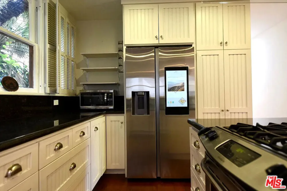 6776 Milner Road Los Angeles, CA 90068