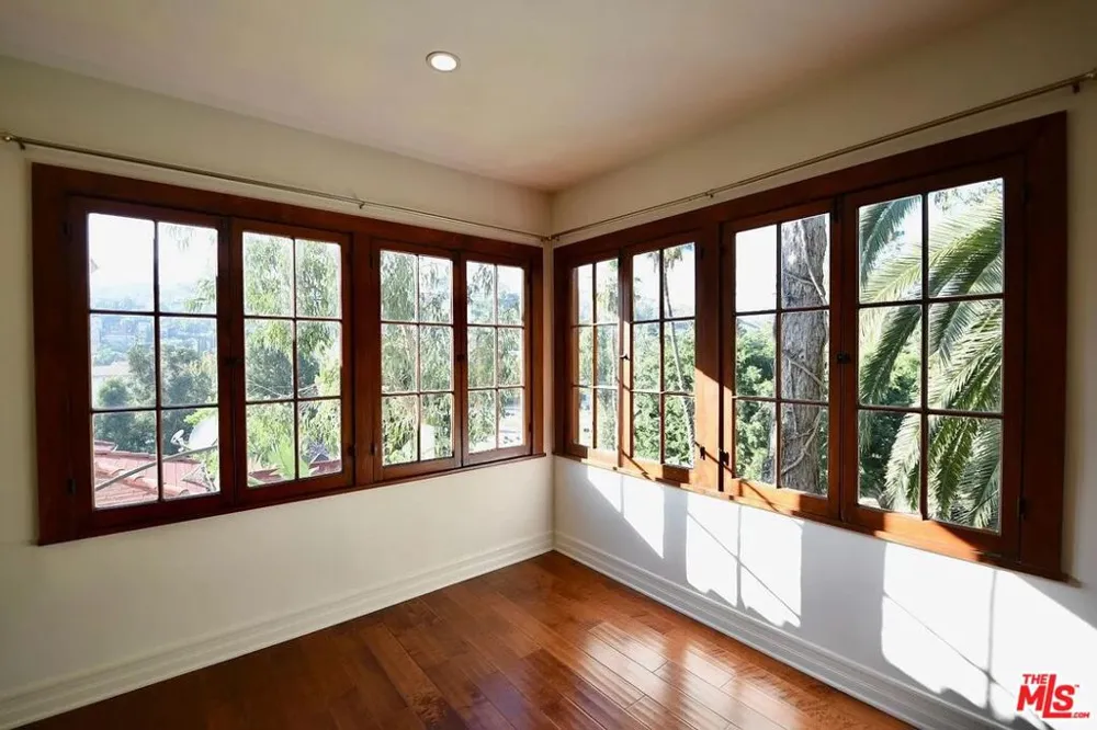 6776 Milner Road Los Angeles, CA 90068