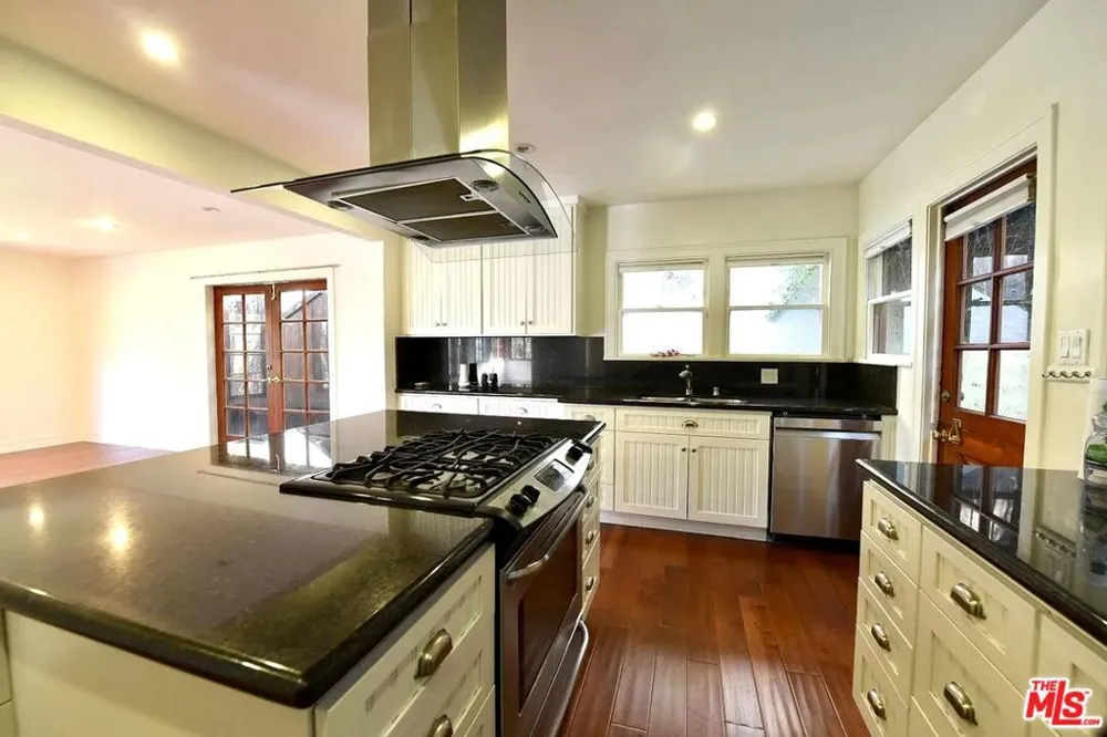 6776 Milner Road Los Angeles, CA 90068