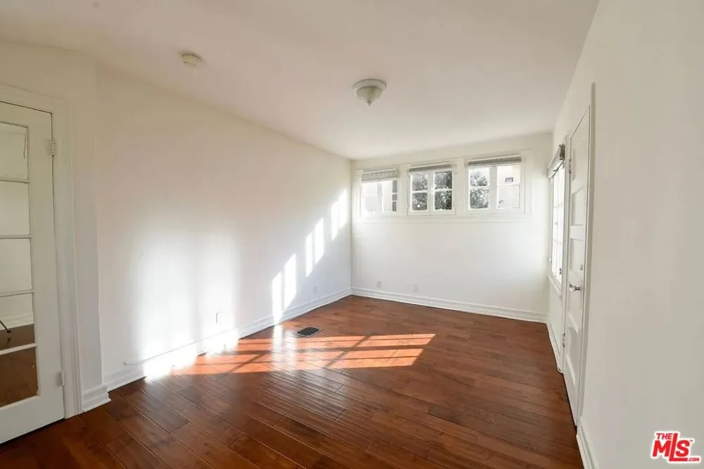 6776 Milner Road Los Angeles, CA 90068