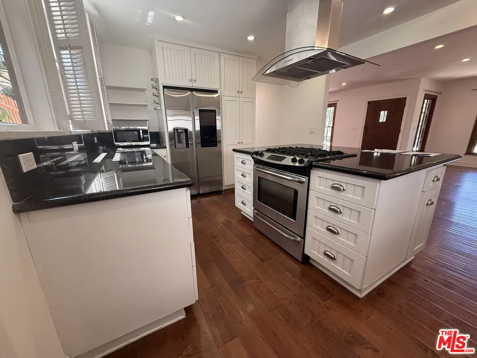 6776 Milner Road Los Angeles, CA 90068