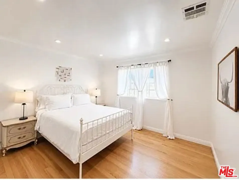 1028 12th Street #8 Santa Monica, CA 90403