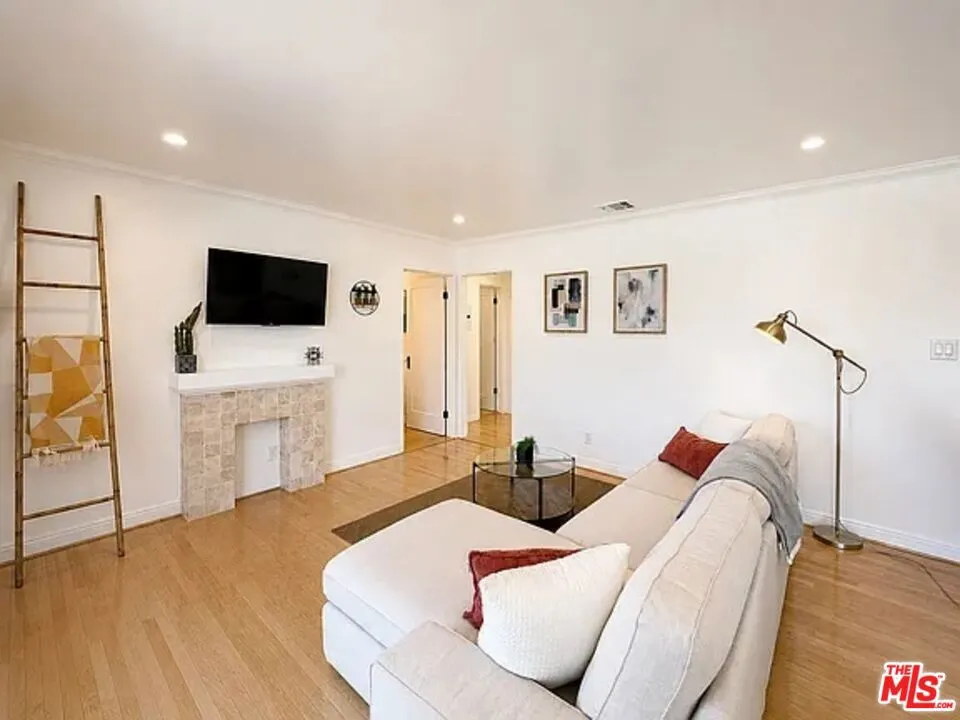 1028 12th Street #8 Santa Monica, CA 90403