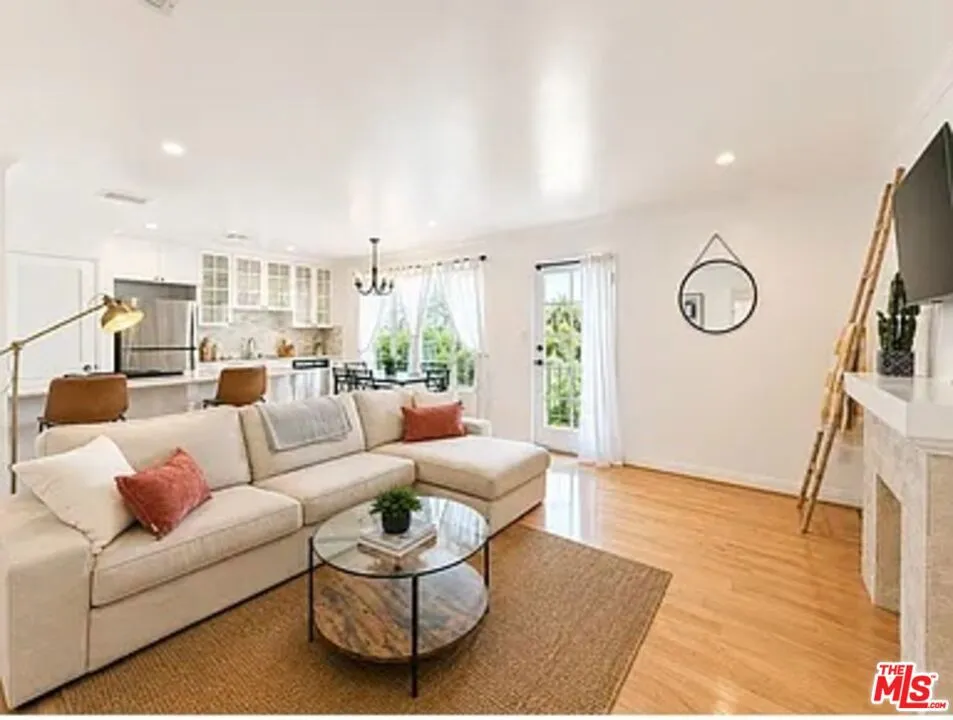 1028 12th Street #8 Santa Monica, CA 90403