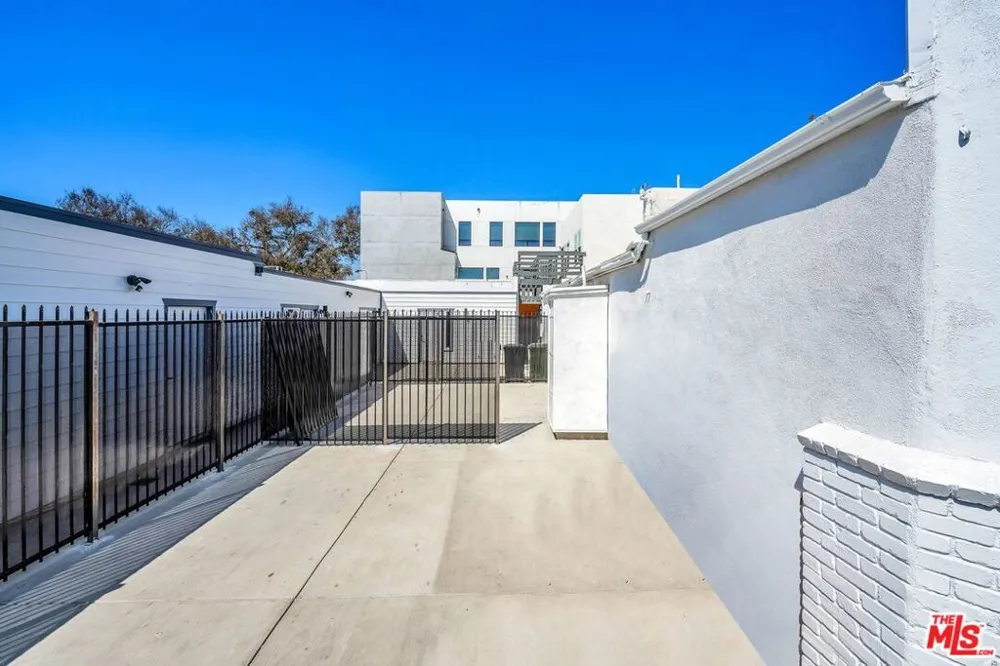 303 Culver Boulevard Playa del Rey, CA 90293