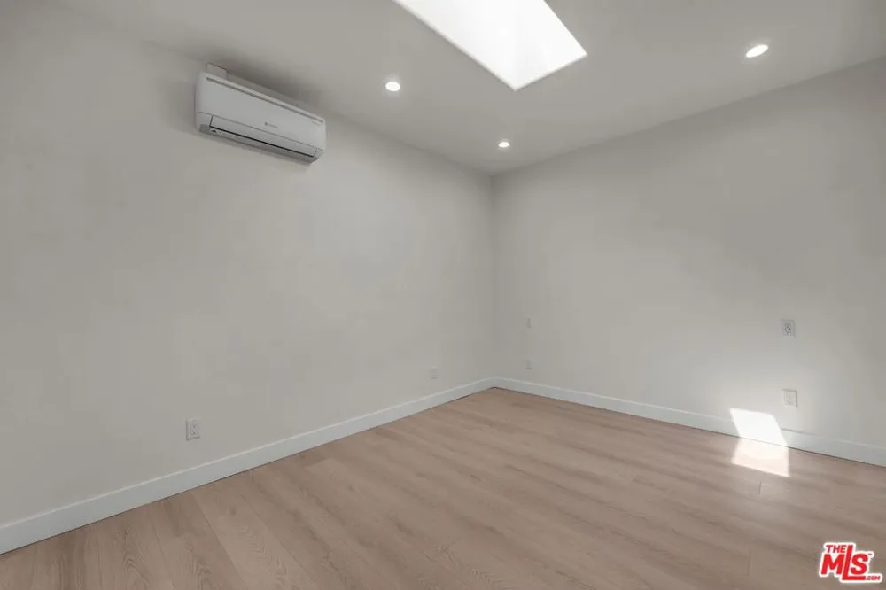 303 Culver Boulevard Playa del Rey, CA 90293