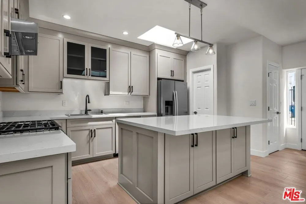303 Culver Boulevard Playa del Rey, CA 90293