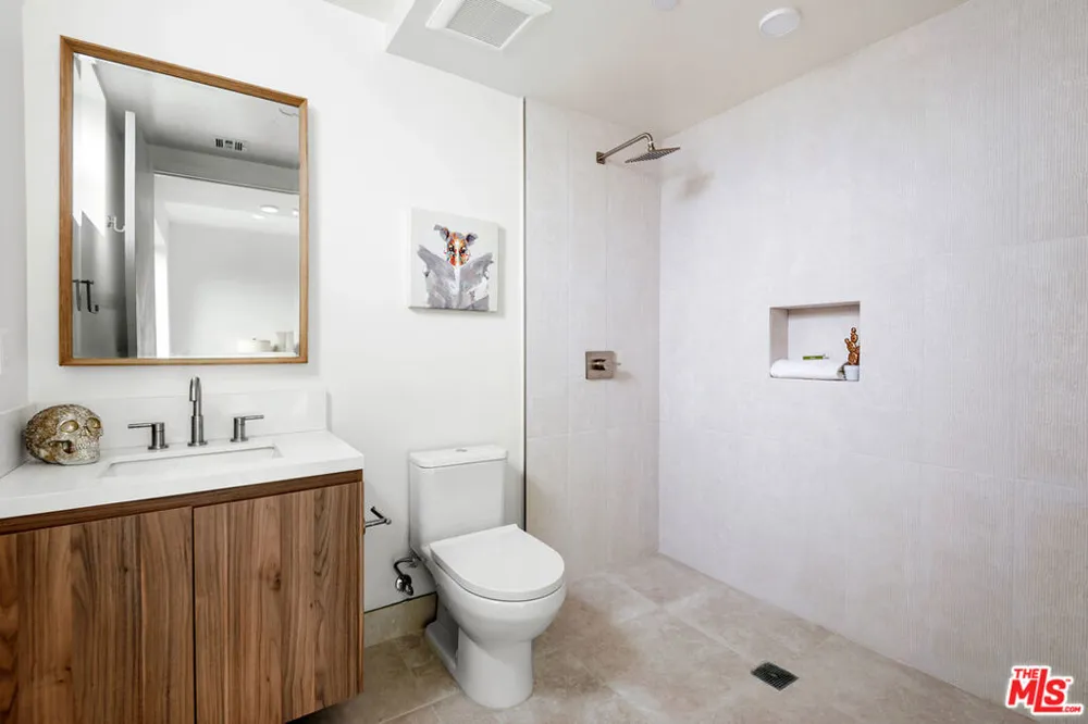 3659 Regal Place Los Angeles, CA 90068