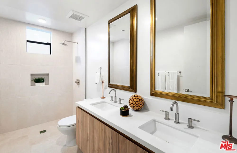 3659 Regal Place Los Angeles, CA 90068