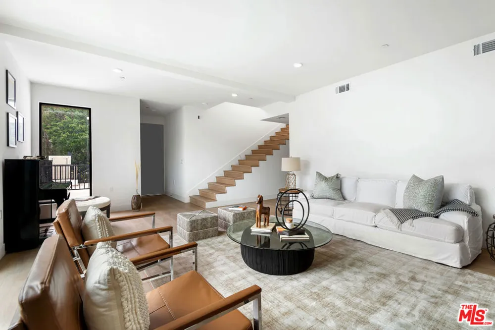 3659 Regal Place Los Angeles, CA 90068