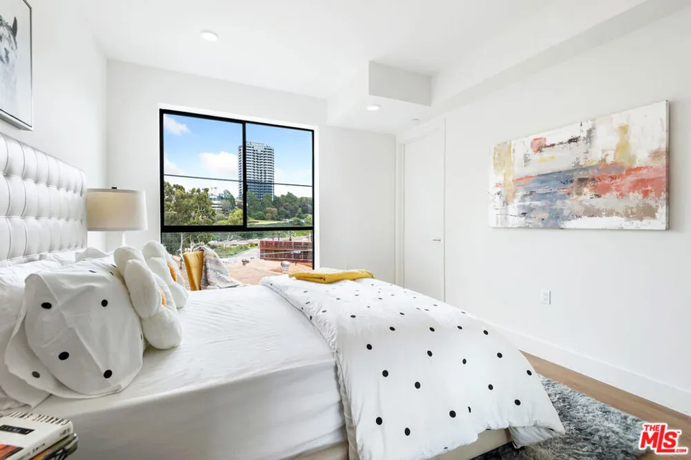 3659 Regal Place Los Angeles, CA 90068