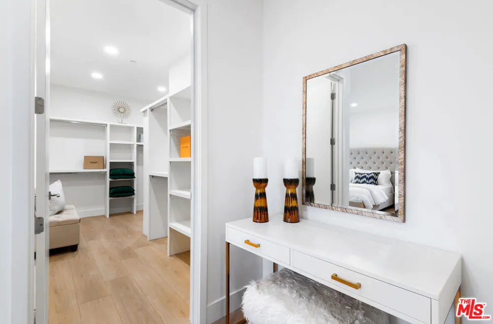 3659 Regal Place Los Angeles, CA 90068