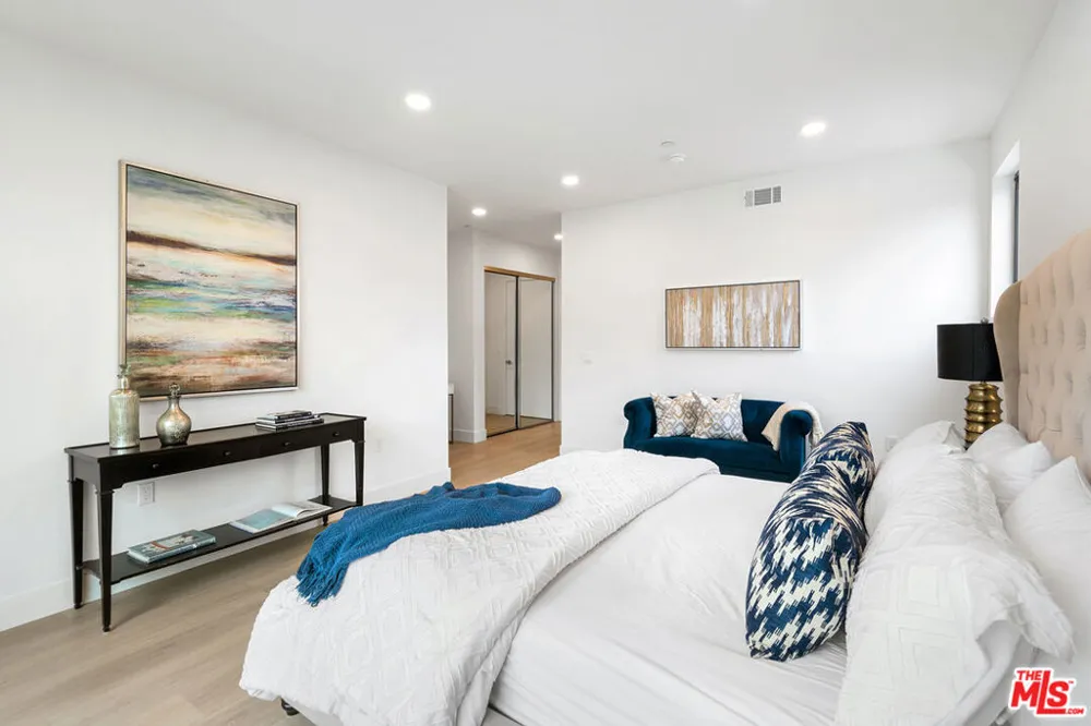 3659 Regal Place Los Angeles, CA 90068