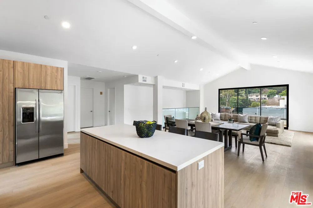 3659 Regal Place Los Angeles, CA 90068