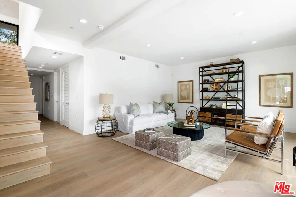 3659 Regal Place Los Angeles, CA 90068