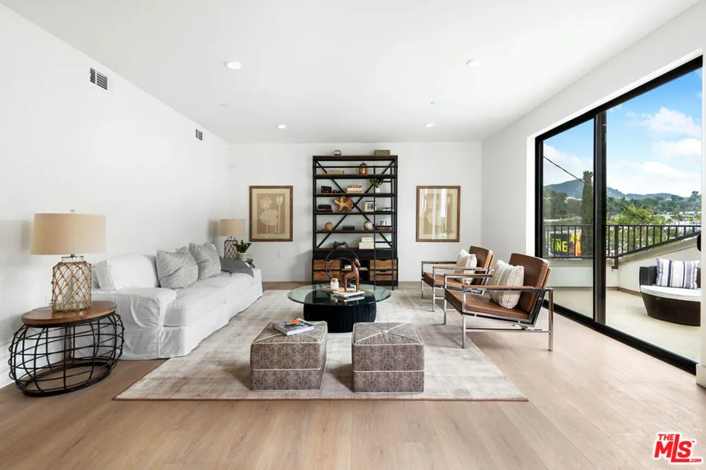 3659 Regal Place Los Angeles, CA 90068