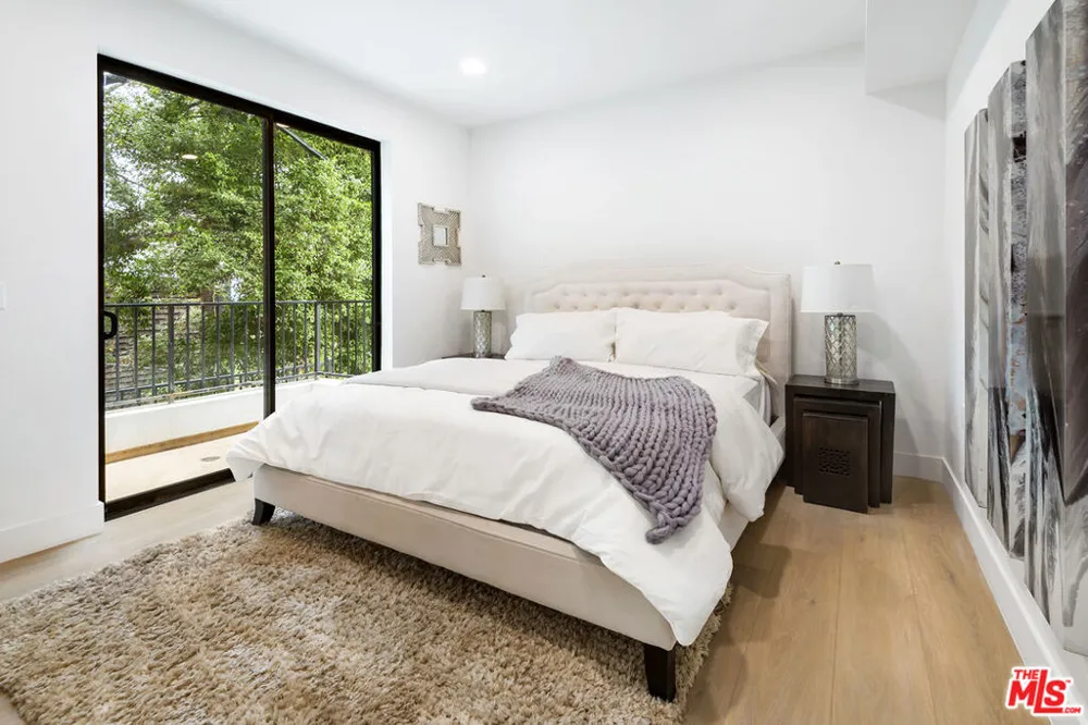 3659 Regal Place Los Angeles, CA 90068
