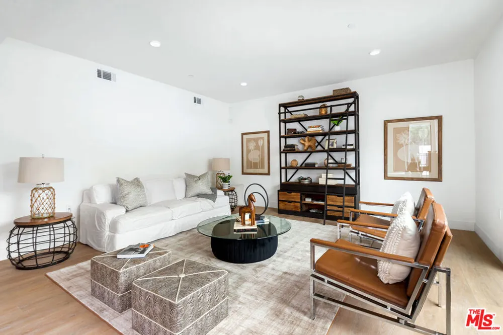 3659 Regal Place Los Angeles, CA 90068