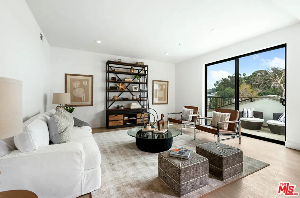 3659 Regal Place Los Angeles, CA 90068