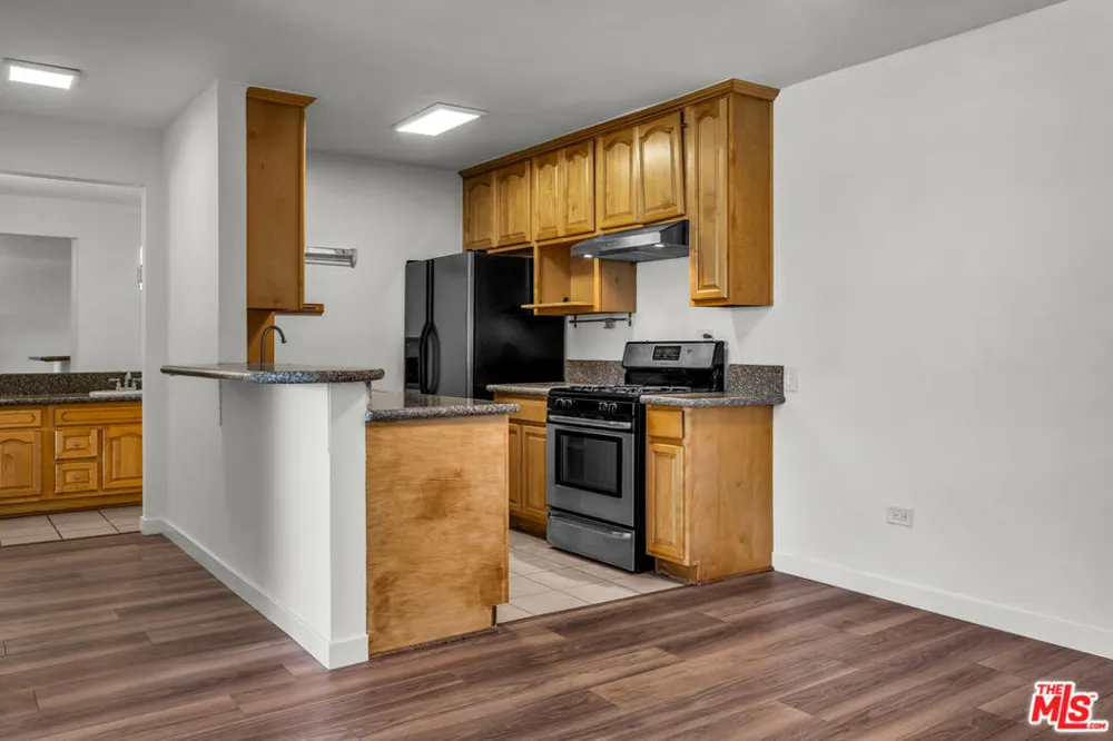 421 S La Fayette Park Place #210 Los Angeles, CA 90057