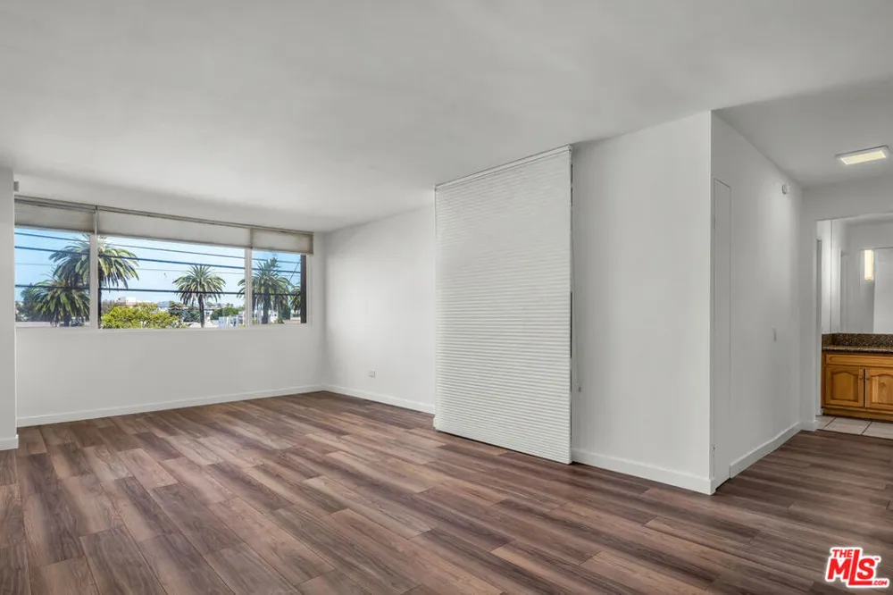 421 S La Fayette Park Place #210 Los Angeles, CA 90057