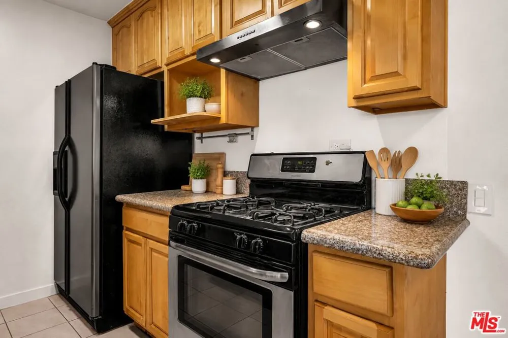 421 S La Fayette Park Place #210 Los Angeles, CA 90057