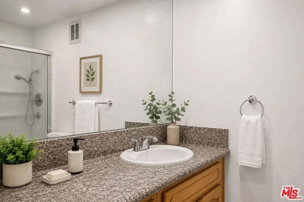 421 S La Fayette Park Place #210 Los Angeles, CA 90057